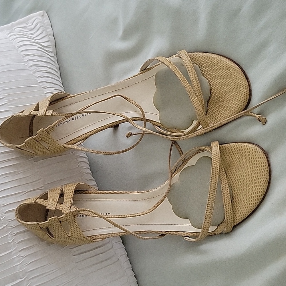 Banana Republic Strap Shoe